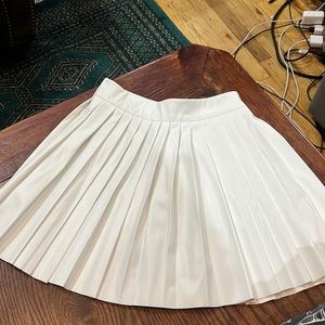08 nwot white faux leather skirt